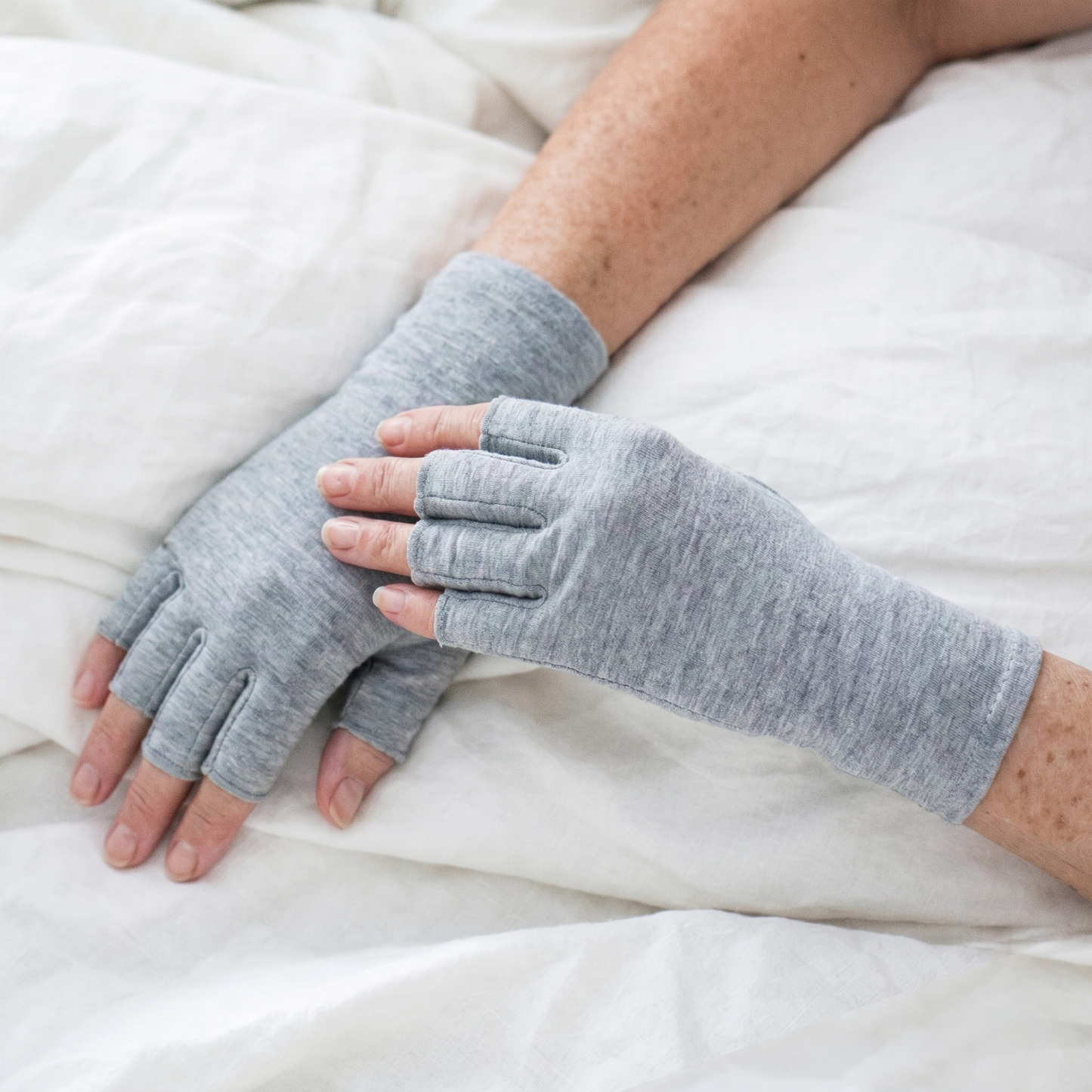 Nuviol Bamboo Gloves